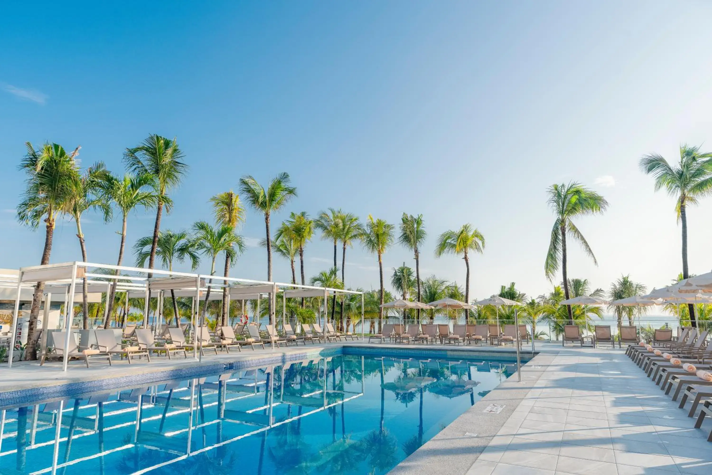 Swimming pool in Riu Caribe - All Inclusive